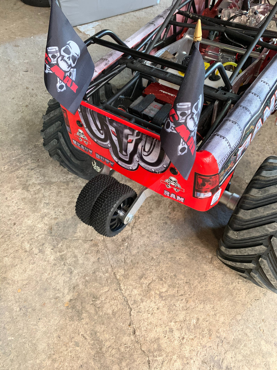 TAYLOR Primal Raminator/Grave Digger Wheelie Bar